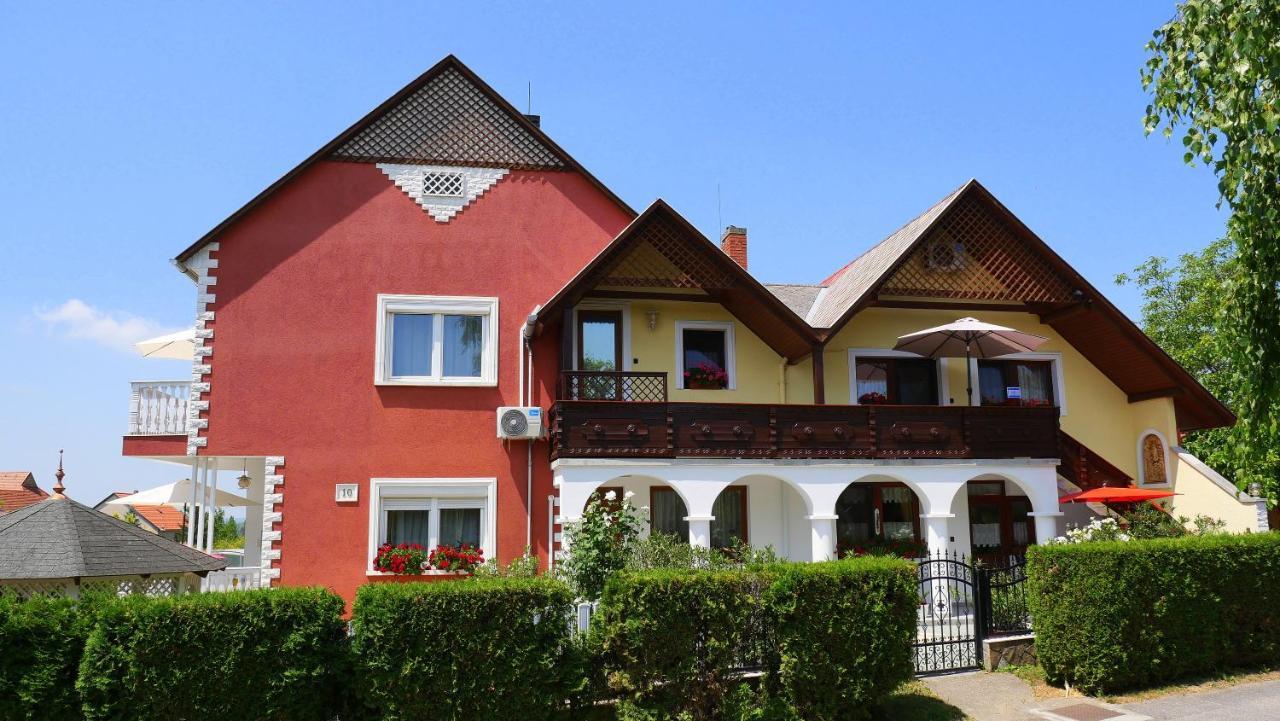 Апартаменты Papp Apartmanhaz Вонярцвашхедь Экстерьер фото